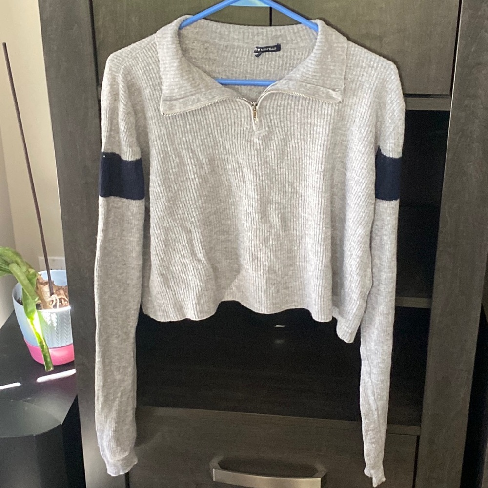 Brandy Melville  crop sweater